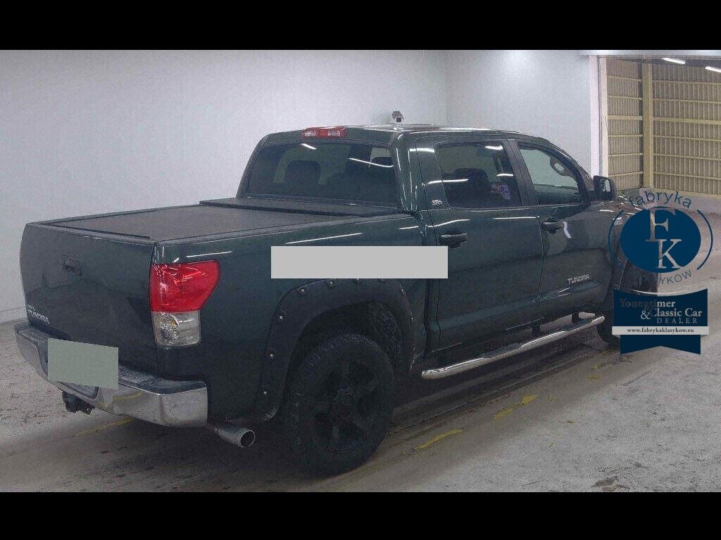 AMERICA TOYOTA TUNDRA 4D  CREWMAX SR5