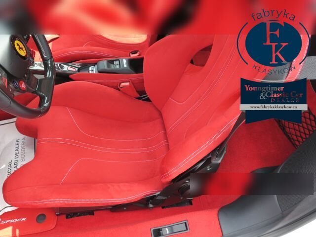 FERRARI F8 SPIDER