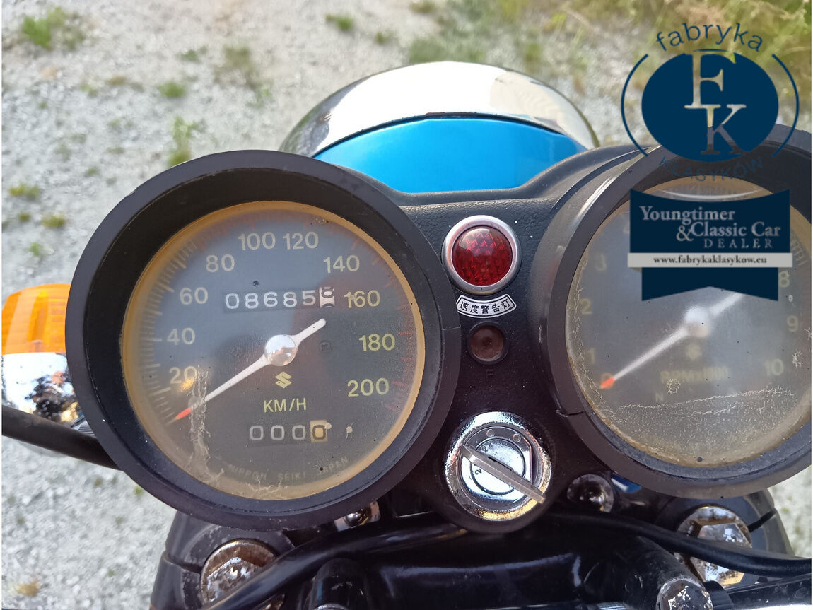 SUZUKI GT250