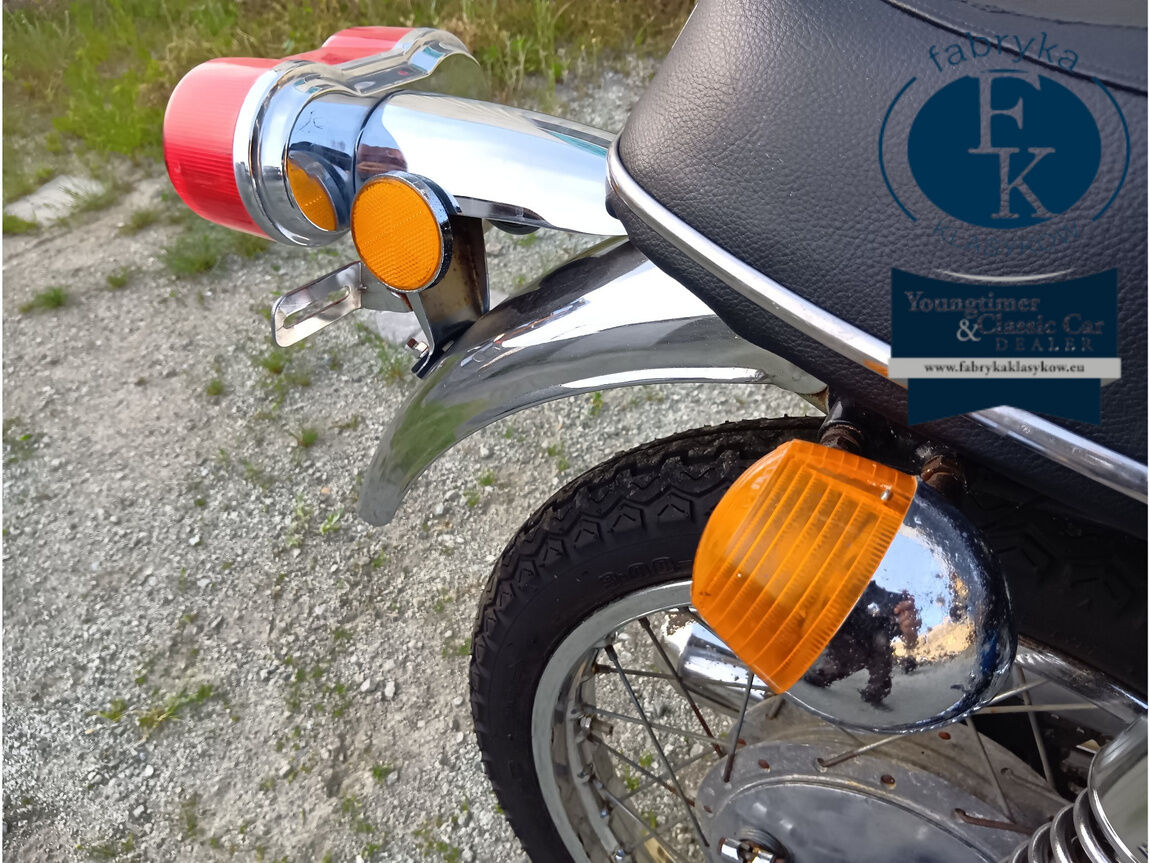 SUZUKI GT250