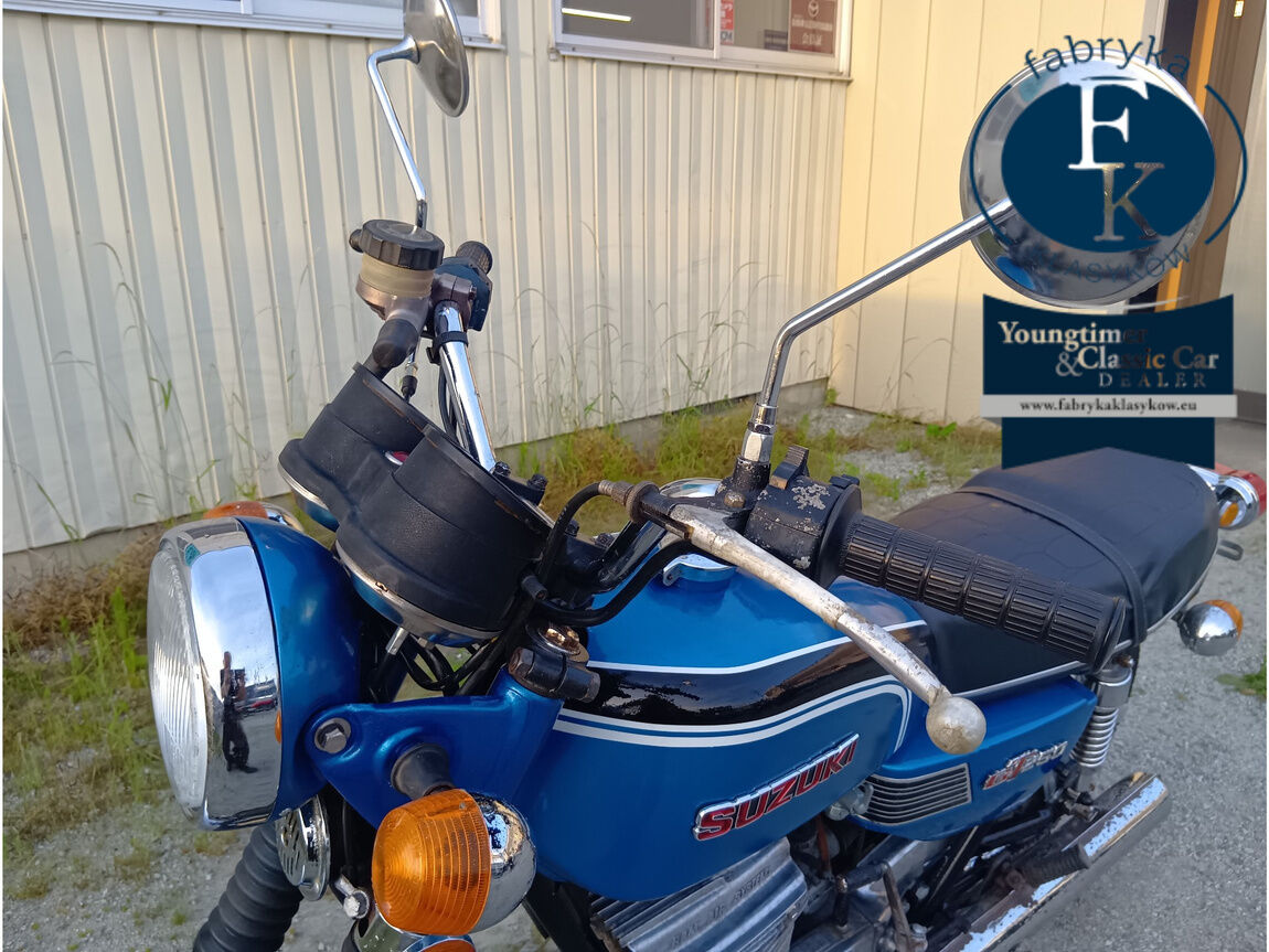SUZUKI GT250