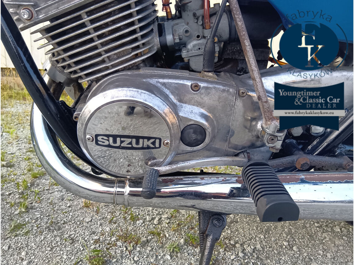 SUZUKI GT250