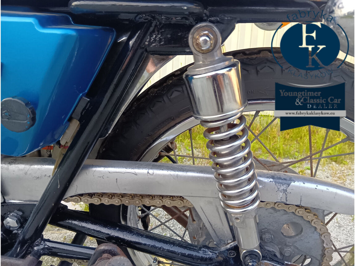 SUZUKI GT250