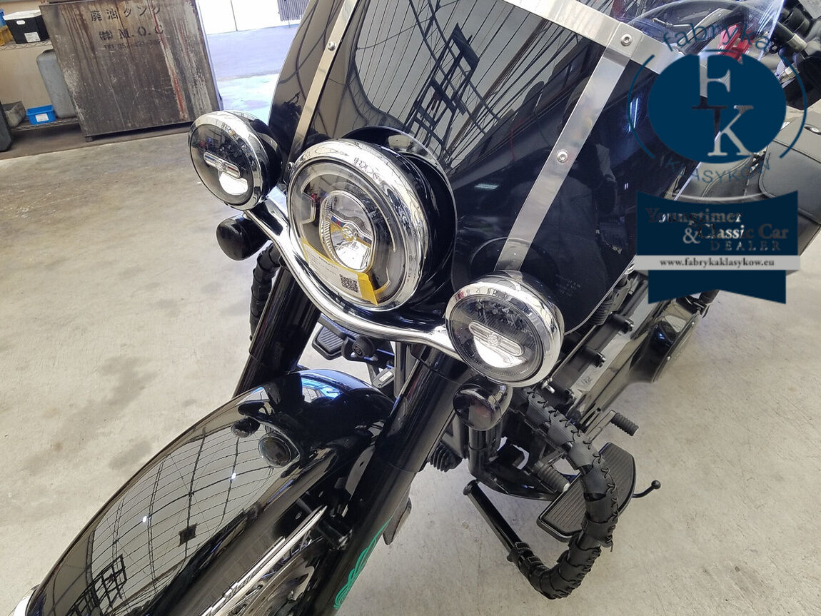 HARLEY-DAVIDSON FLHCS