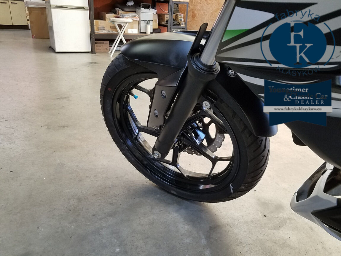 KAWASAKI Z250