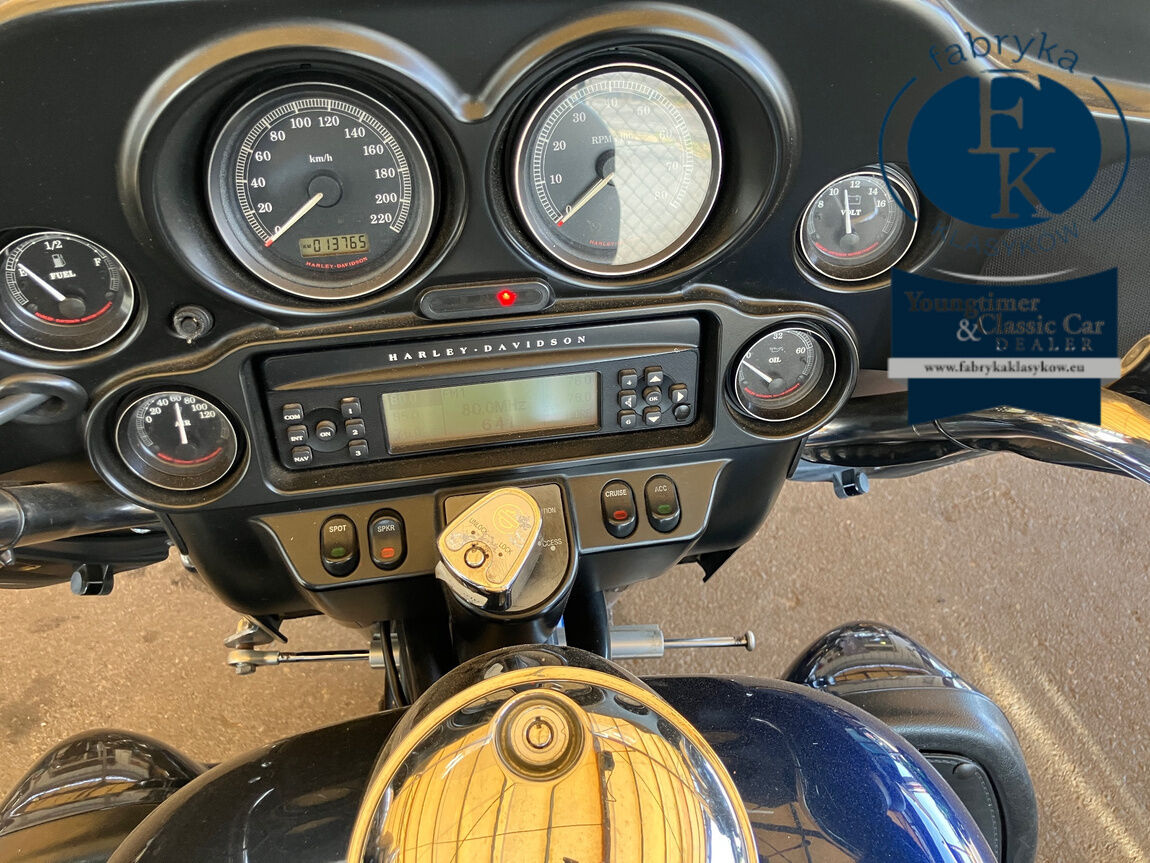 HARLEY-DAVIDSON FLHTCU