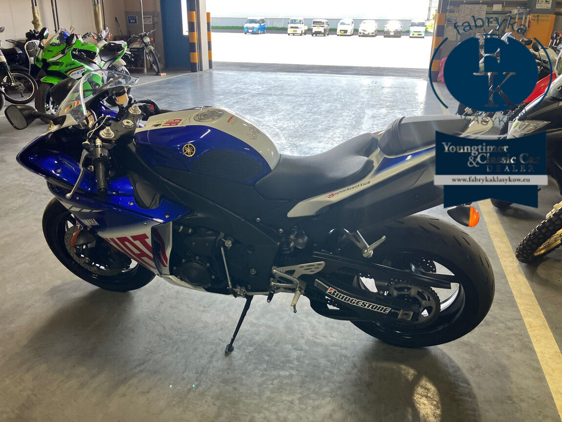 YAMAHA YZF-R1