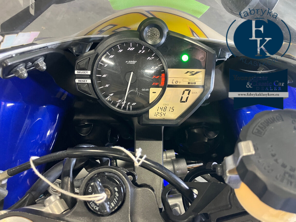YAMAHA YZF-R1